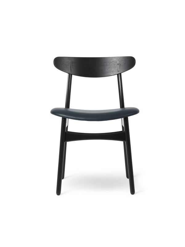CH30P Stuhl von Carl Hansen & Søn, Eiche schwarz, Sitzpolsterung Thor 350.